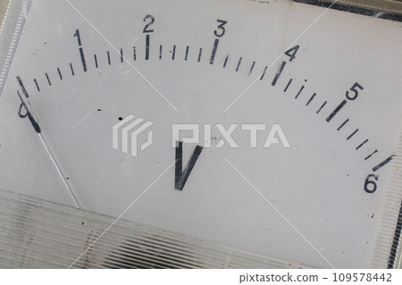 Close-up of an vintage ancient voltmeter Close-up of an vintage ancient voltmeter 109578442