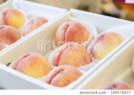 化妝品盒裡的桃子 109578837