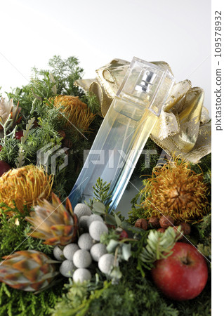handmade christmas wreath and perfume 109578932