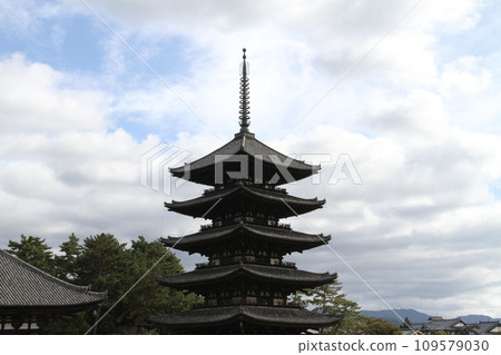 奈良興福寺的深秋景色 奈良興福寺的深秋景色 109579030