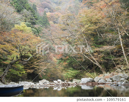 11月的三段峽美景 109579161