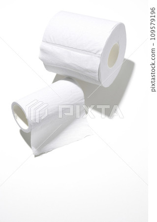 Used and new toilet paper Used and new toilet paper 109579196