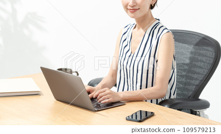 Young woman working in the office 109579213