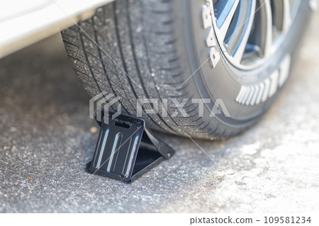 Tire Stopper Wheel Chock Iron Folding Type 109581234