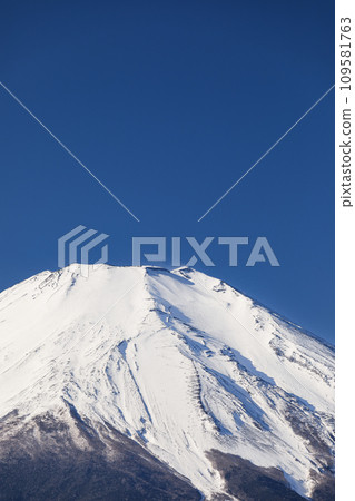 Yamanashi_Mt.Fuji from Lake Yamanaka 109581763