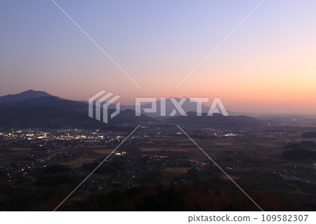 Mt. Tsukuba at sunset 109582307