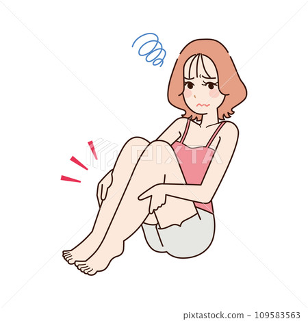 女性患有足部腫脹 109583563