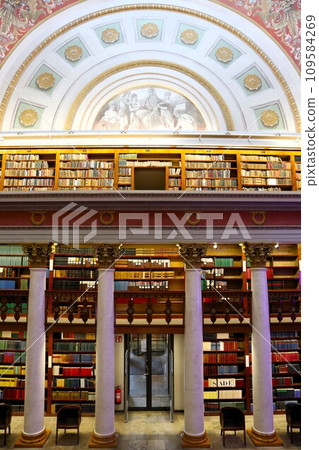 芬蘭赫爾辛基國家圖書館大廳 109584269