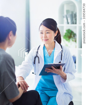 從事醫療保健的微笑女醫生 AI 影像 AI 生成影像 109584730