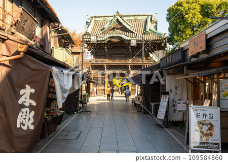 [東京]柴又帝釋天參道，昭和復古街景的黃昏 109584860
