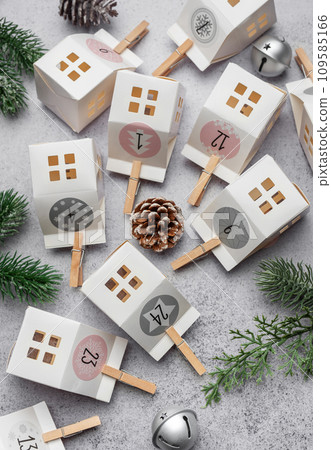 Advent calendar, Christmas gifts 109585166