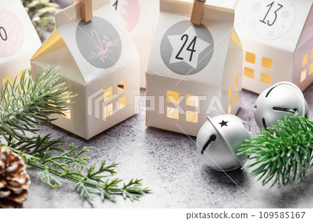 Advent calendar, Christmas gifts 109585167