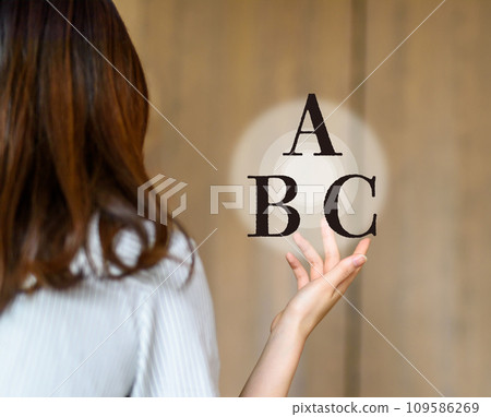 Casual business people having a meeting Casual business people having a meeting 109586269