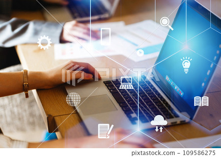 休閒商務人士開會 109586275