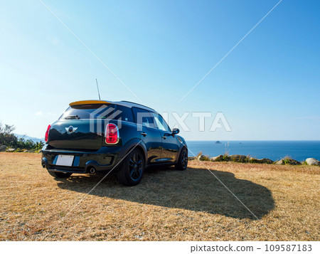 mini crossover and view 109587183