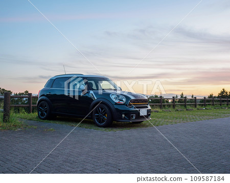 Evening sky and mini crossover 109587184