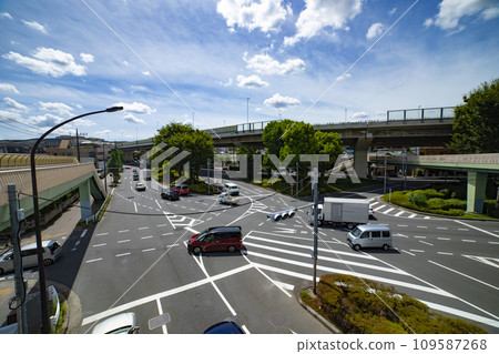 Three-way intersection around the Hasune pedestrian bridge Three-way intersection around the Hasune pedestrian bridge 109587268