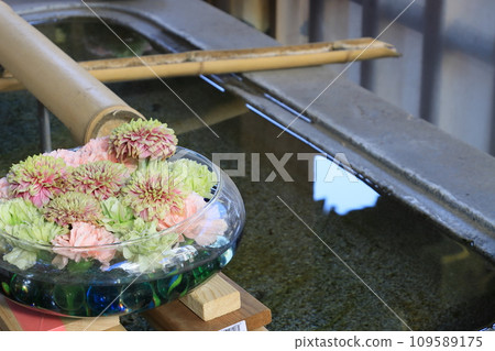 Flower chozui placed in the chozyuya 109589175