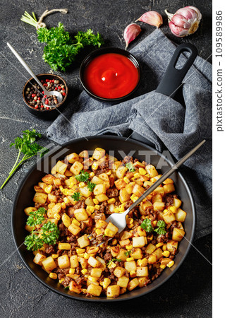 Beef Hash with roasted corn, garlic and parsley 109589986