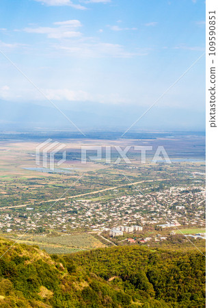 view Alazan valley in Kakheti region from Signagi 109590851