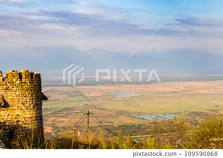 tower of Signagi wall over Alazan valley at sunset tower of Signagi wall over Alazan valley at sunset 109590868