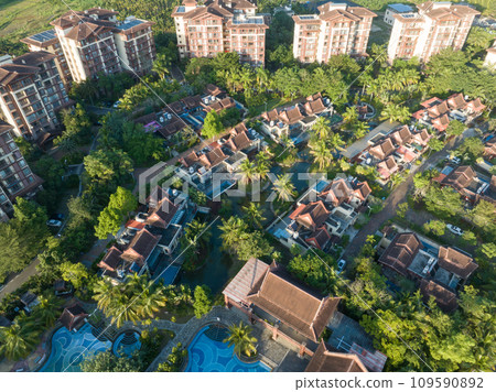 Modern resort houses in Hainan province,China 109590892