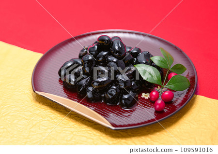 Traditional Japanese New Year Dishes: Black Beans Traditional Japanese New Year Dishes: Black Beans 109591016