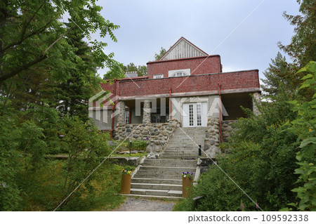 Dr. Winter's dacha was built in 1909 in a forest on the shore of Lake Ladoga 109592338