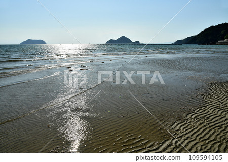 Nishihiro Coast [Hirokawa Town, Arita District, Wakayama Prefecture] 109594105