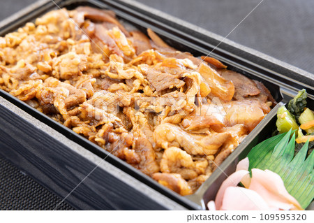 Delicious beef lunch box Delicious beef lunch box 109595320