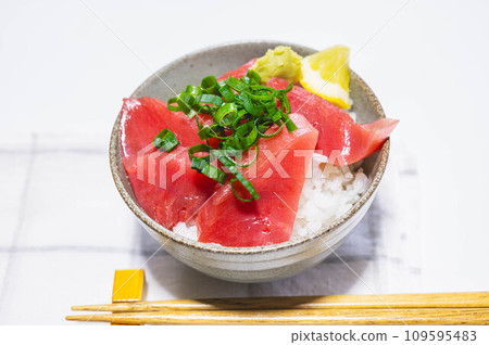 鮪魚碗 109595483