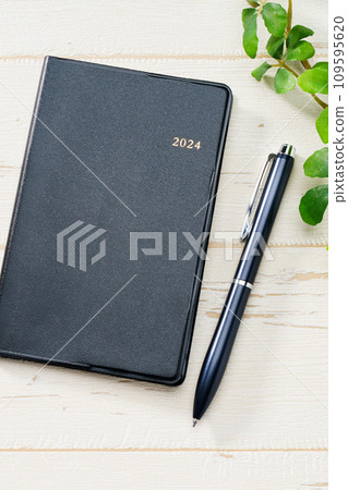 筆和筆記本 2024 109595620