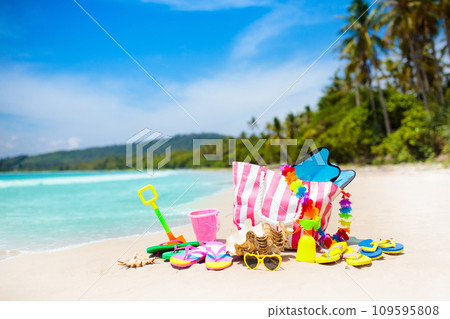 Beach bag with swimming accessories. Sea vacation. 109595808