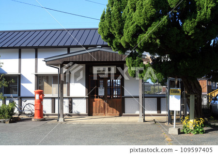 In front of JR Mitsumi Station In front of JR Mitsumi Station 109597405