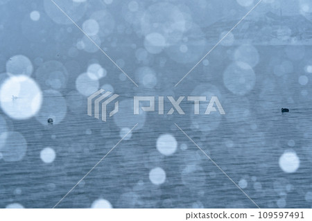 Photographing the snowy old village of Kaizuhama, Makino Town, Takashima City, Shiga Prefecture, in Hubei. 109597491