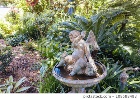 Wendy Whiteley's Secret Garden in Australia Wendy Whiteley's Secret Garden in Australia 109598498
