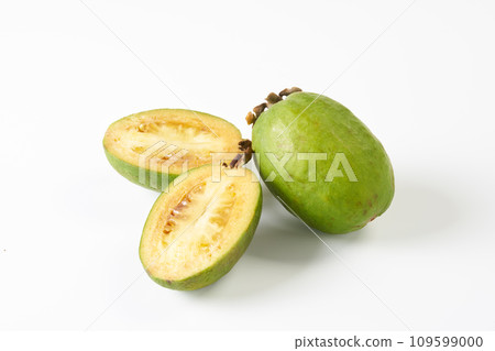 費約果白色背景 109599000