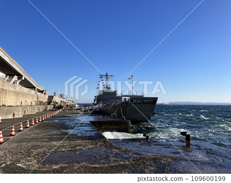Chiba Prefecture 150th Anniversary Special Day_Maritime Self-Defense Transport Boat No. 2_Ship opened to the public 109600199