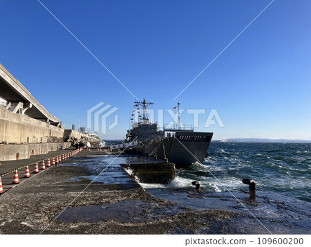 Chiba Prefecture 150th Anniversary Special Day_Maritime Self-Defense Transport Boat No. 2_Ship opened to the public 109600200