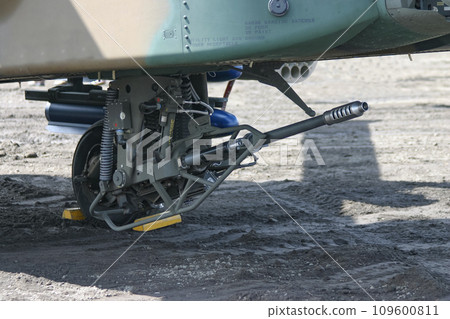 Ground Self-Defense Force combat helicopter machine gun Ground Self-Defense Force combat helicopter machine gun 109600811
