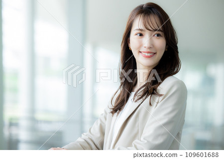 Office business woman 109601688