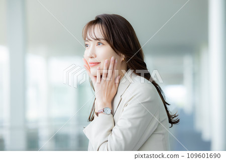 Office business woman 109601690