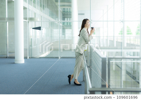 辦公室業務女人 109601696