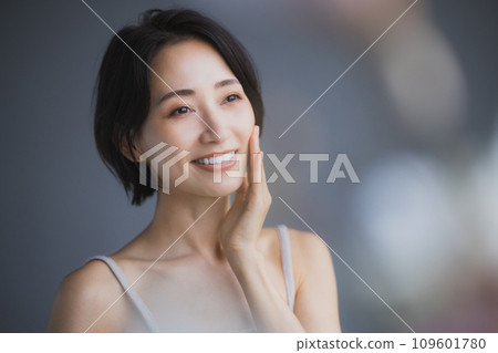 Middle woman beauty image 109601780