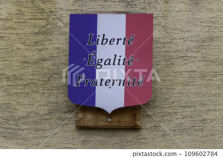 France, Colmar, crest, French flag, freedom, equality, fraternity 109602784
