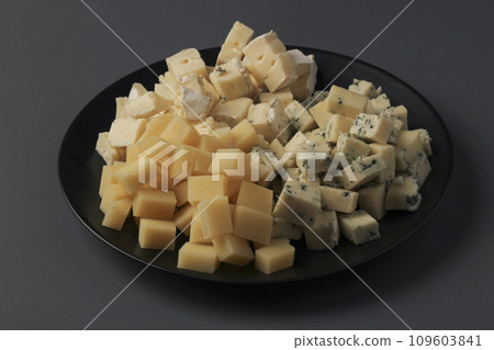 Sliced pieces of cheese Sliced pieces of cheese 109603841