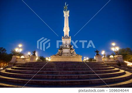 Place des Quinconces and Girondins fountain monument at night, Bordeaux, Aquitaine, France 109604044