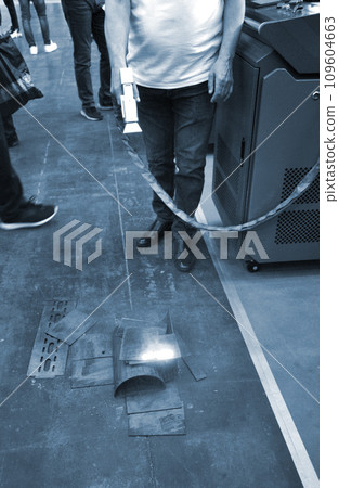 Laser metal cleaning. Metal cleaning with laser from rust. New modern innovative technologies. Metal laser cleaning with portable equipment. Cleansing laser. Highly concentrated powerful radiation. 109604663