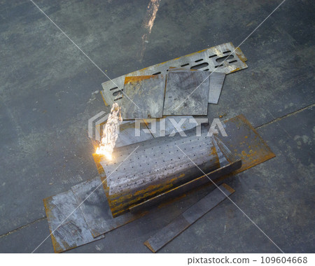 Laser metal cleaning. Metal cleaning with laser from rust. New modern innovative technologies. Metal laser cleaning with portable equipment. Cleansing laser. Highly concentrated powerful radiation. Laser metal cleaning. Metal cleaning with laser from rust. New modern innovative technologies. Metal laser cleaning with portable equipment. Cleansing laser. Highly concentrated powerful radiation. 109604668