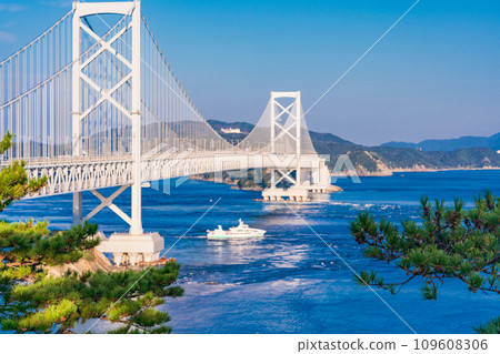 (Tokushima Prefecture) Onaruto Bridge and Whirlpool Sightseeing Boat (Tokushima Prefecture) Onaruto Bridge and Whirlpool Sightseeing Boat 109608306
